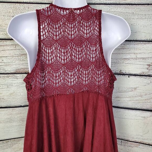 Vanity Women’s Sleeveless Vest Maroon Crochet Lace Suede Look Size M - Picture 6 of 7